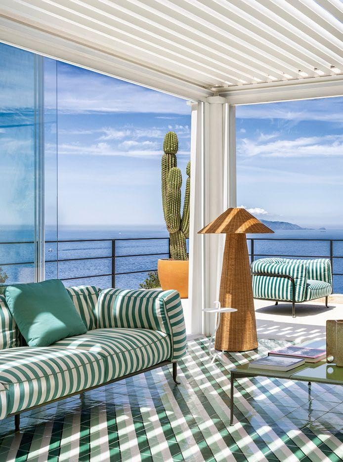 Living in Style Seaside Houses